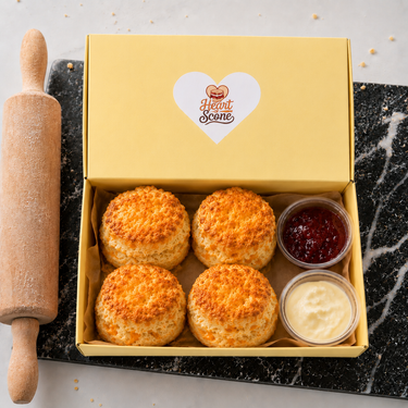 4 traditionele scones kaas (incl. jam en clotted cream)