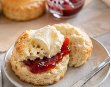 4 traditional scones (incl. jam en clotted cream)